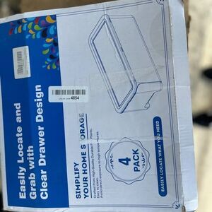 NIB - 4 pack stackable clear storage containers